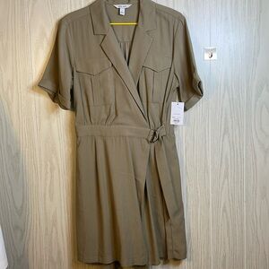 New Nine West Large Wrap Dress with tags - built in belt